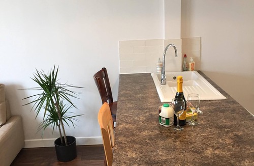 Southsea Apartment | Beautiful Modern Seafront Apartment Recently Re-furbished