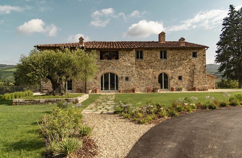 Radda in Chianti Villa | Beautiful private villa for 12 guests with WIFI, A/C, private pool, close to Greve In Chianti