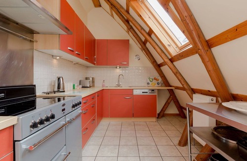 Maybole Villa | Beautiful private villa for 16 guests with WIFI, TV, patio, pets allowed and panoramic view