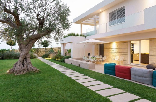 Modica Villa | Beautiful private villa for 8 guests with sauna, hot tub, private pool, WIFI, A/C, TV and terrace