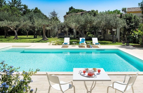 Salemi Villa | Beautiful private villa for 10 people with WIFI, A/C, private pool, TV and patio