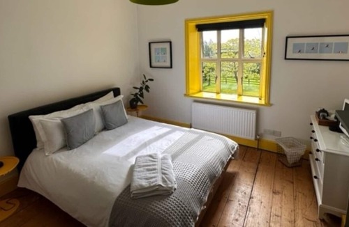 Brackley Other | Beautiful Self Catering farmhouse surrounded by charming English countryside.
