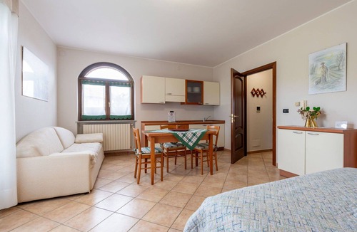 Barolo House | Beautiful villa for 6 people with private pool, WIFI, TV and terrace