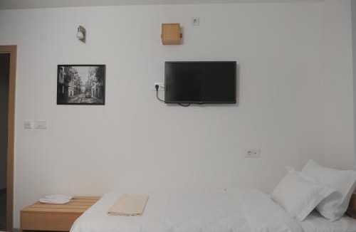 Gornji Milanovac Bed & Breakfast | Bed and Breakfast Park GM 032