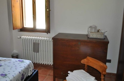 Arcevia Bed & Breakfast | Bed & Breakfast In vino veritas, relax and quiet above the Marche's hills