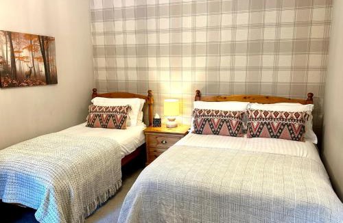 Blairgowrie Bed & Breakfast | Beechtree Cottage, Ardle Family Room, Kirkmichael