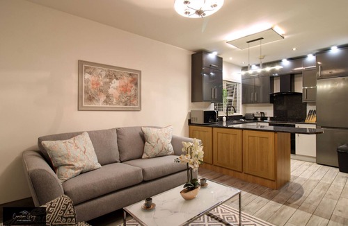 Belfast House | Belfast home with free parking, office, WiFi