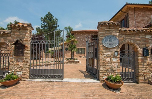 Fermignano Villa | Belvilla by OYO Villa Serra Alta 31