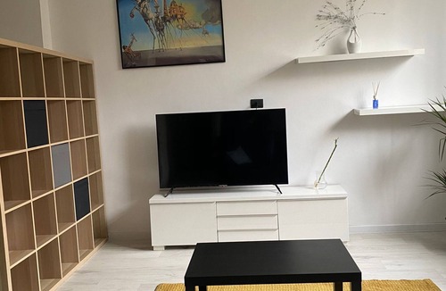 San Donato - Campidoglio Apartment | Best location , 7 buses connections and 6min walking from Metro , shopping an