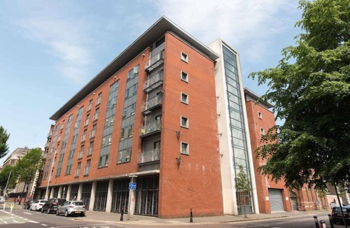 Belfast Central District Apartment | Best Location in Belfast! Free Parking-Luxury Accommodation
