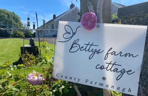 Enniskillen House | Betty's Farm Cottage