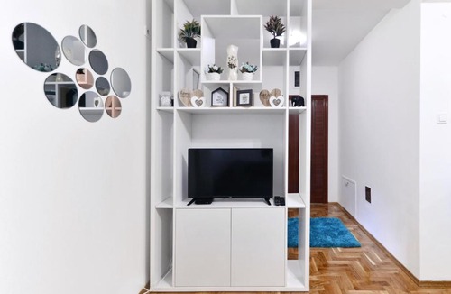 Grbavica Apartment | Blue Lagoon + Free secure parking