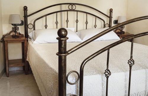 Laconi Bed & Breakfast | BnB Inn - Cyclists & Bikers - CAMERE CON BAGNO PRIVATO-PARCHEGGIO INTERNO PER MOTO e BICI -ENERGETIC BREAKFAST extra