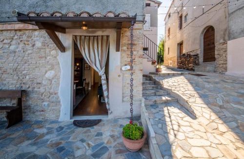 Torano Nuovo Apartment | Borgo Case Lucidi relax