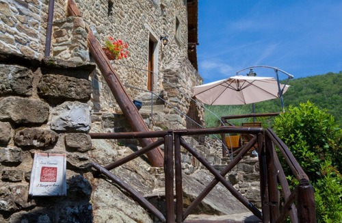 Raggiolo Apartment | Borgo dei Corsi - LAMPO 2 Apartment