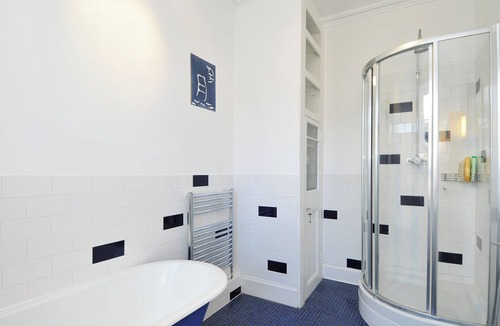 Bonnington Apartment | Brandon Street [331] is Charming apartment sleeping up to 4 guests in Edinburgh’s Georgian New town