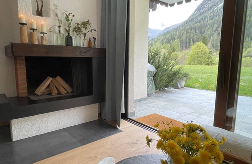 Berguen Apartment | Breathtaking view of the mountains, child-friendly, fireplace, terrace, top equipment