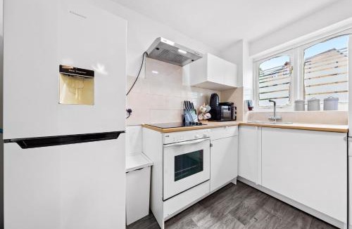 New Cross Apartment | Bright city flat near tower bridge With a massive bed