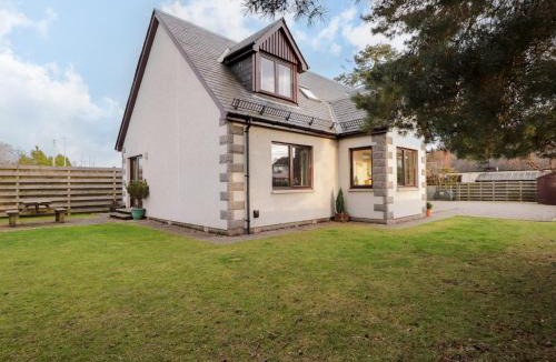 Grantown-on-Spey House | Bruach Gorm Cottage