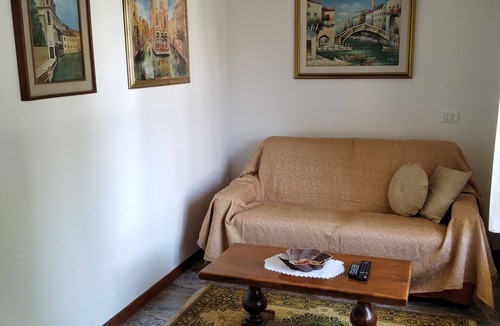 Mogliano Veneto Apartment | Cà 3 ARCHI Cozy Apartment: Lovely for relaxing 20 minutes away from Venice!