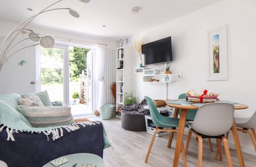 Little Petherick Cottage | Cabin ∙ 2 bedrooms ∙ 4 guests