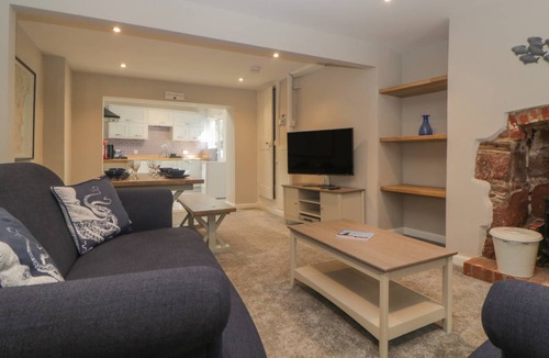 Shaldon Cottage | Cabin ∙ 2 bedrooms ∙ 4 guests