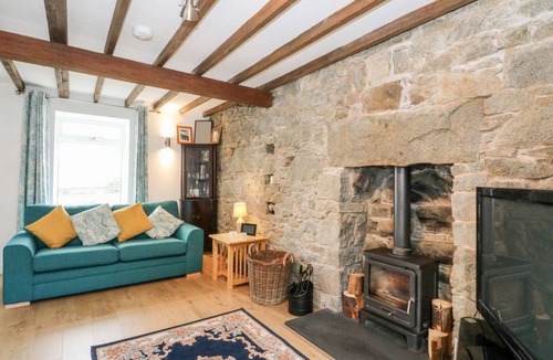 Kentallen Cottage | Cabin ∙ 2 bedrooms ∙ 4 guests
