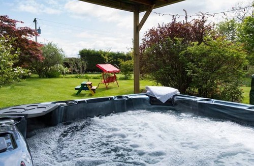 Kilcreggan Cottage | Cabin ∙ 5 bedrooms ∙ 14 guests