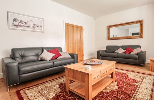 Upper Town Cottage | Cabin ∙ 5 bedrooms ∙ 12 guests