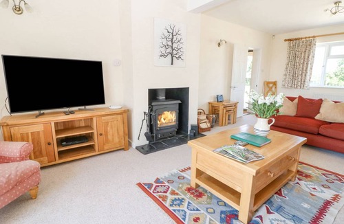 Witney Cottage | Cabin ∙ 5 bedrooms ∙ 10 guests