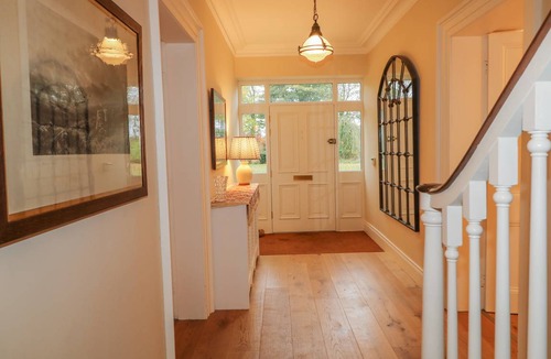 Ballymoney Cottage | Cabin ∙ 6 bedrooms ∙ 9 guests
