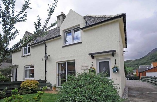 Kinlochleven House | Callart Green - semi detached house with garden near Glencoe & Fort William