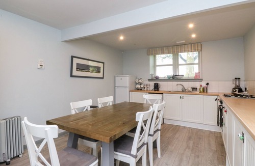 Torlundy Cottage | CAMISKY STEADING, pet friendly, with open fire in Fort William