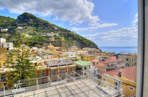 Minori House | Casa Alloro D: A welcoming studio apartment located in the center of Minori and a few meters from the sea.