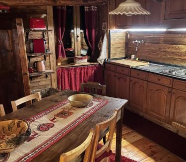 Introd Apartment | Casa Chevrere