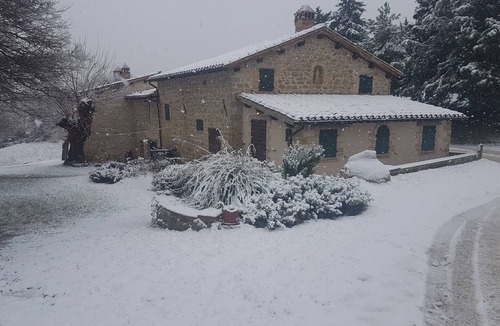 Comunanza House | Casa Flori Restored farmhouse with spectacular views of Sibillini Mountains