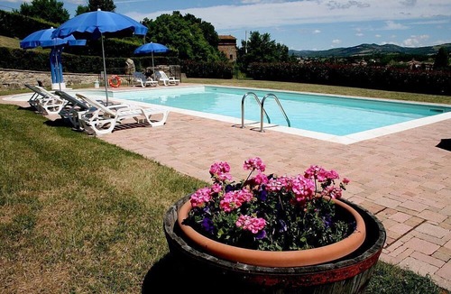 Umbertide House | Casa Gioele C: A welcoming apartment situated in a quiet location, a few minutes from the town center, with Free WI-FI.