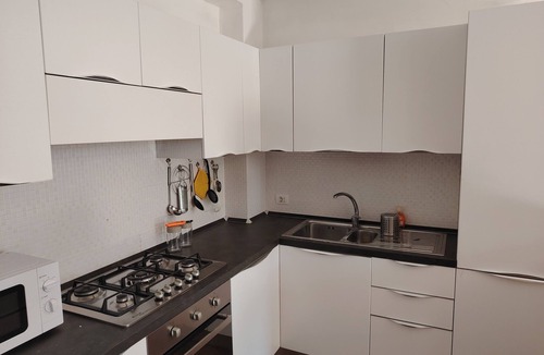 Prenestino-Labicano House | Casa indipendente con camera da letto e soggiorno terrazzo e giardino mattonaton