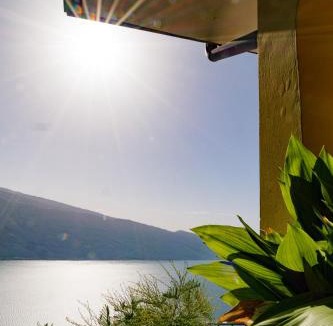 Gardola Apartment | CASA NAVLA' AppartamentI "Ulivi"- "Fiori" -"Velieri"-"Luna"-"Nido"-"Taverna"
