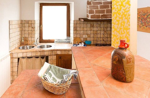 Castiglione d'Orcia House | Casa Salvia D: An apartment in the characteristic style of the Tuscan countryside, with Free WI-FI.