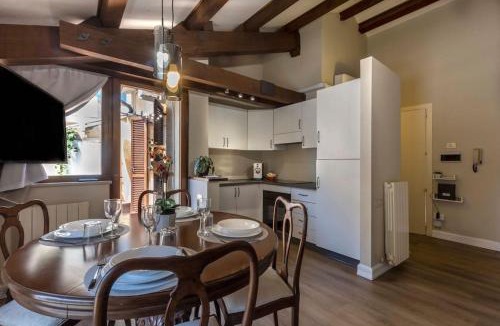 Macerata Apartment | Casa Tosca con balcone vicino parcheggio