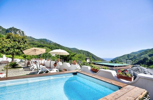 Pucara House | Casa Trifone C: A graceful studio apartment surrounded by the greenery, with Free WI-FI.