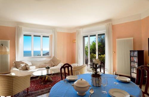 Imperia House | casa vista mare con wifi, AC nelle 4 camere da letto e parcheggio privato
