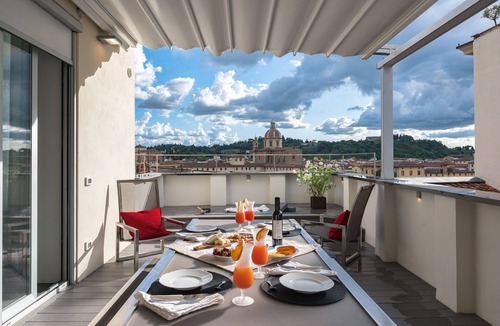 Santa Maria Novella Apartment | Casamanda Penthouse – A Light-Filled Florentine Gem with Panoramic Terrace