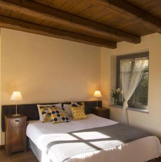 Angera Bed & Breakfast | Cascina Canée