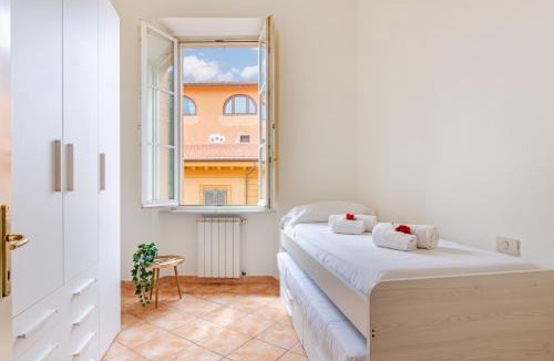 Pisa City Centre Apartment | Cavour 9 - Luminoso 3 Camere Borgo Stretto Vista in Centro