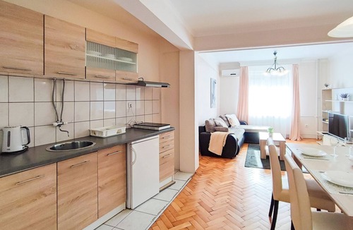 Novi Sad Apartment | Central 2 bedroom Apartment 65 sq m with Free Parking and Large Terrace