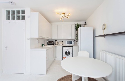 Belsize Park Apartment | Centrally Located Chalk Farm studio