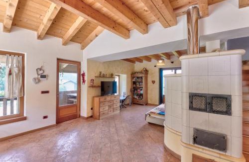 Colico Ski Chalet | chalet con piscina e vista panoramica