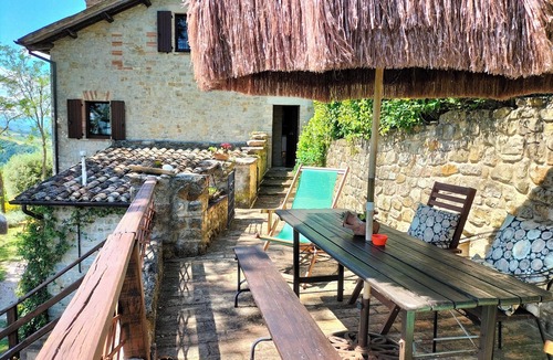 Penna San Giovanni Apartment | Charming apartment in Villa in the hills.